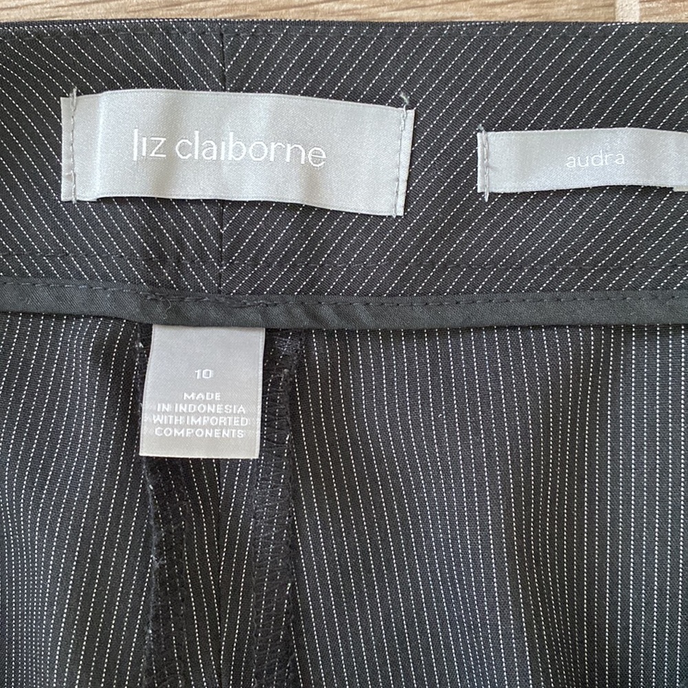 NWT LIZ CLAIBORNE Pants Size 10 - Picture 3 of 3